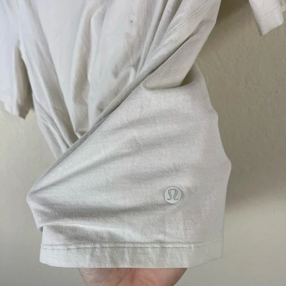 Lululemon Crescent Knot Twist Front Tee Cream Size 6 - Picture 4 of 5